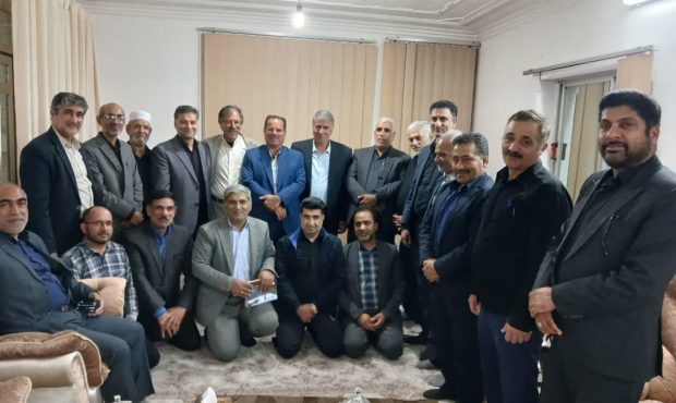 مراسمات متمرکز ملی واستانی را تقویت ومجالس یادبود ویژه برای رییس جمهور شهید ویاران همراهش در دولت سیردهم توسط سیستانی های گلستان برگزار می شود