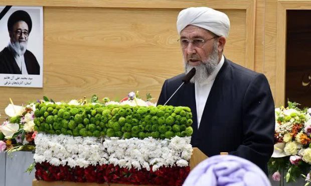 وحدت، امری الهی و عمل به سنت نبوی محسوب می شود. وحدت، امری الهی و عمل به سنت نبوی محسوب می شود.